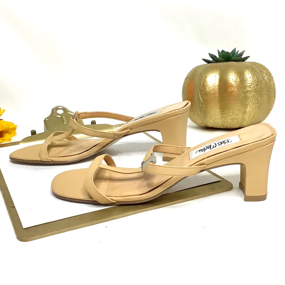 BOB MACKIE | Studio Vintage Nude Minimalist Sandals